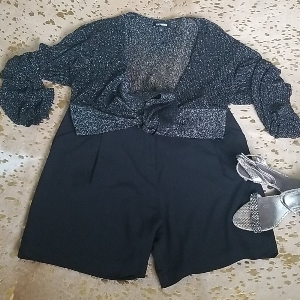 Guess Black Pleated Dress Shorts